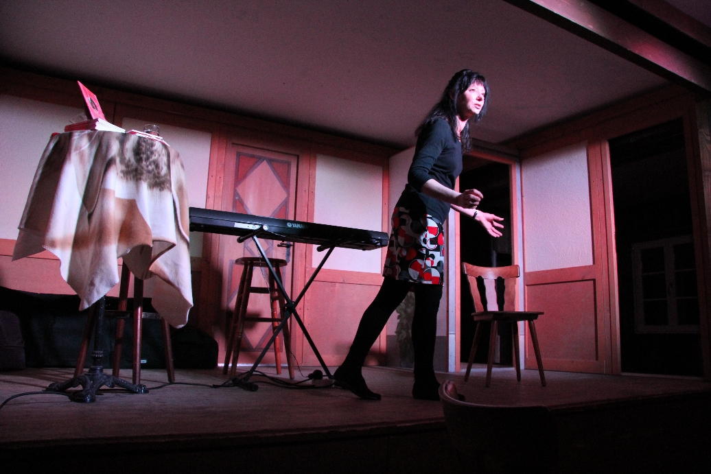 Elisabeth Karrer Kabarett Auftritt im Bistro zum Trdler am 25.03.2011