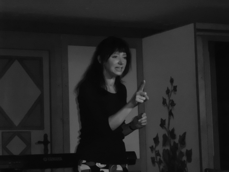 Elisabeth Karrer Kabarett Auftritt im Bistro zum Trdler am 25.03.2011