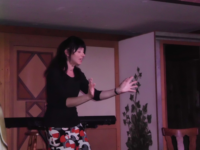 Elisabeth Karrer Kabarett Auftritt im Bistro zum Trdler am 25.03.2011