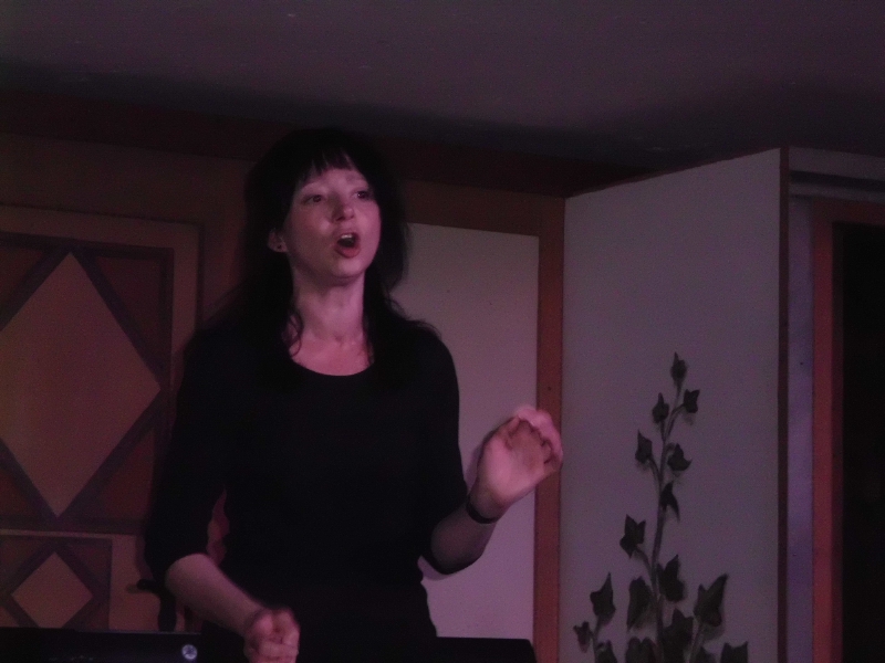 Elisabeth Karrer Kabarett Auftritt im Bistro zum Trdler am 25.03.2011