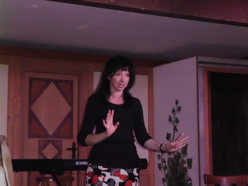 Elisabeth Karrer Kabarett Auftritt im Bistro zum Trdler am 25.03.2011